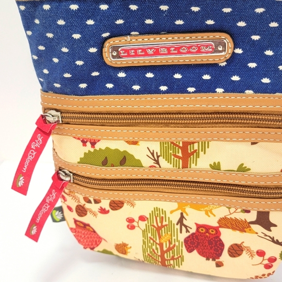 Lily Bloom Crossbody P77 - Picture 3 of 4